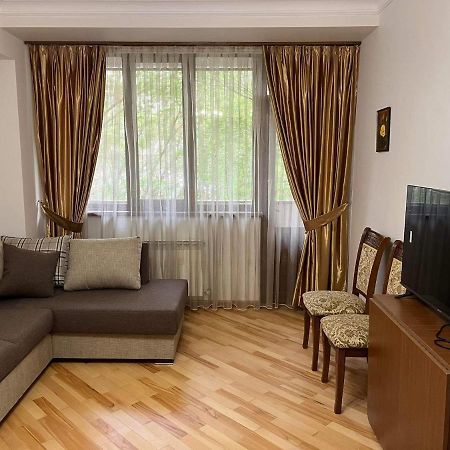 Apartment In City Center Yerevan Ngoại thất bức ảnh