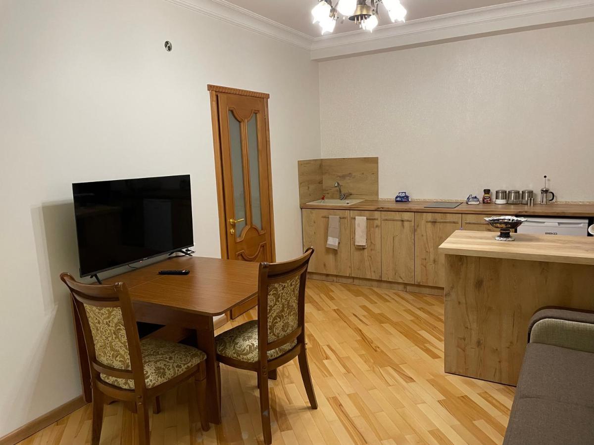 Apartment In City Center Yerevan Ngoại thất bức ảnh